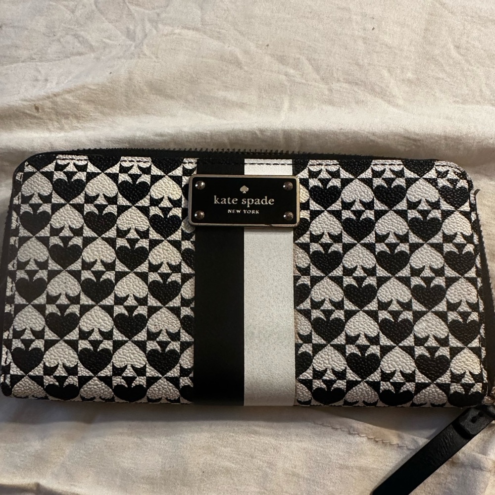 Kate Spade wristlet Brand New!!